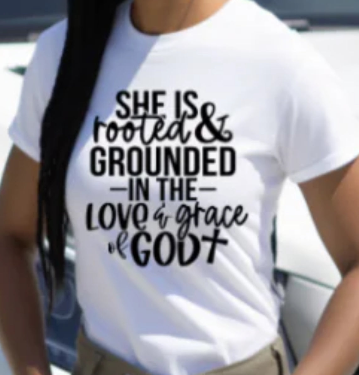 SHE IS ROOTED & GROUNDED GRAPHIC TEE